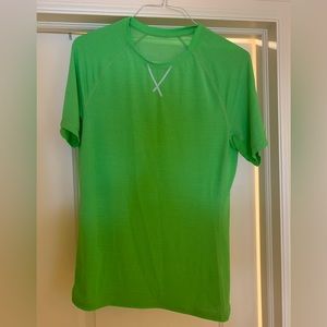 LULULEMON men’s short-sleeve shirt. Clothing tag off - lightly worn.